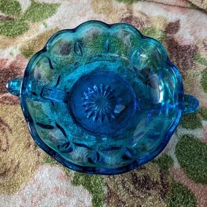 Vintage Anchor Hocking nappy bowl double handles beautiful blue pressed glass
